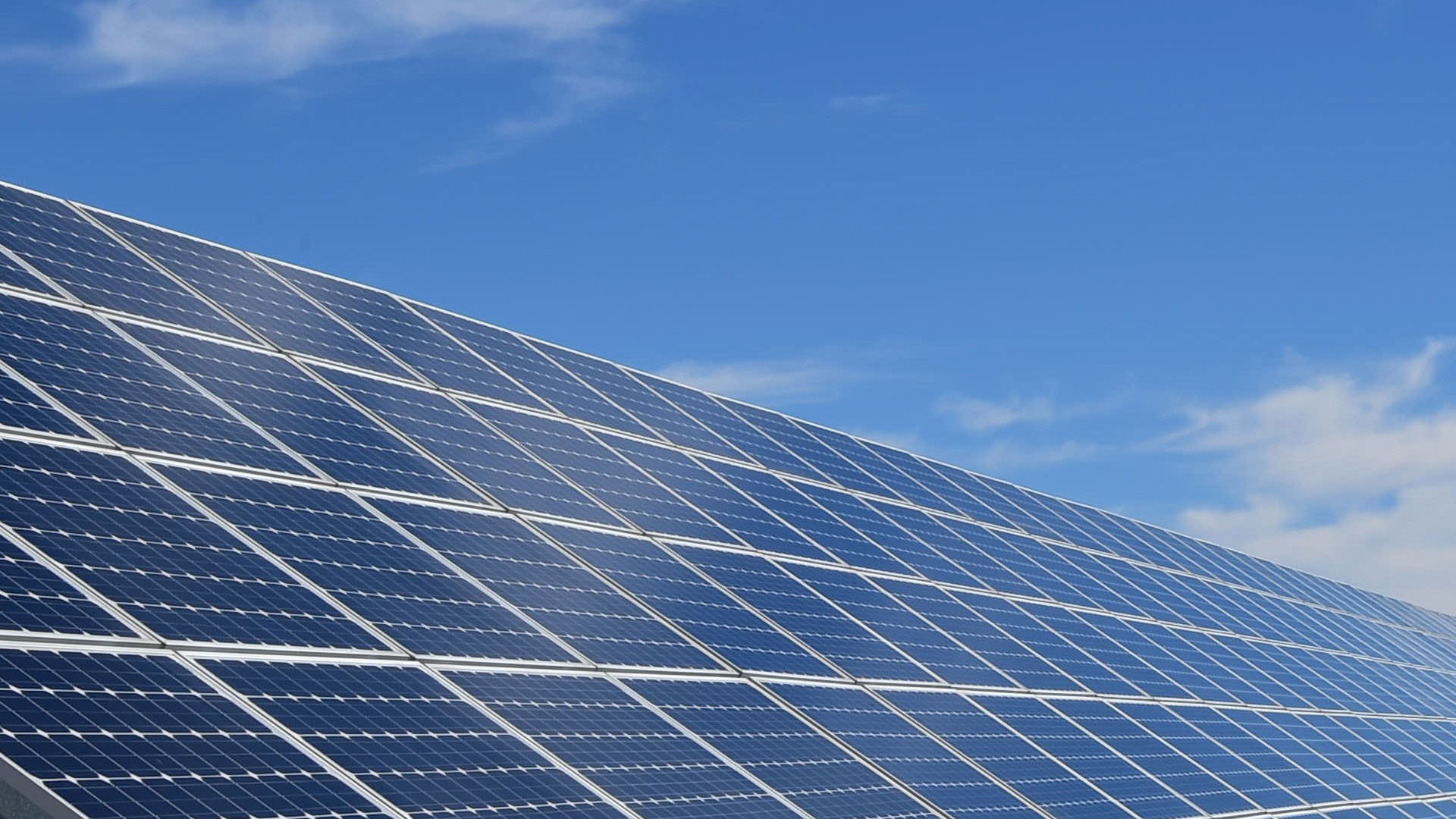 Nettoyage panneaux solaires par drone